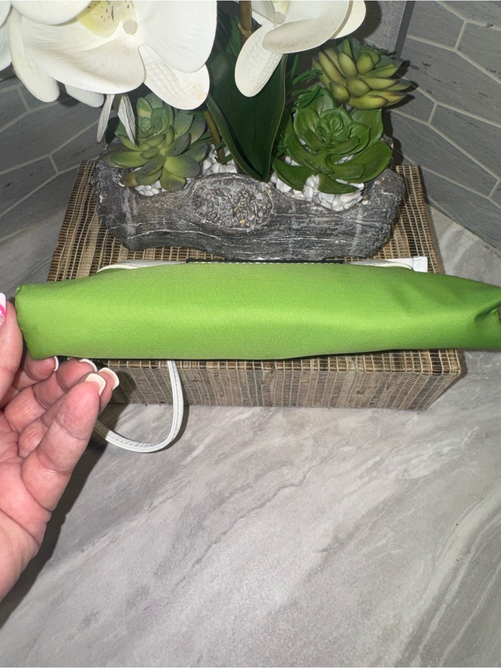 Like New Sharif Green and White Wristlet Clutch with Mirror on Back  fits Phone - Picture 4 of 7
